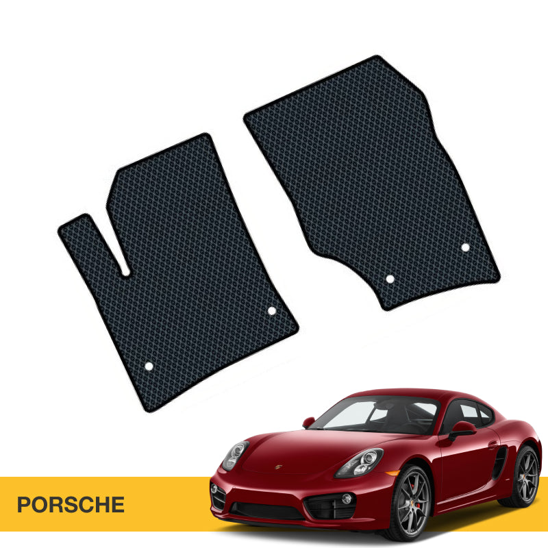 Czarne dywaniki samochodowe z teksturą w romby, przeznaczone do modeli Porsche.