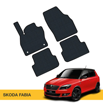 Czarne dywaniki samochodowe EVA z teksturą, idealne do Skody Fabii.