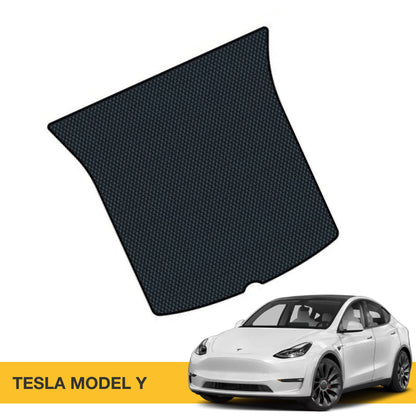 Czarna mata podłogowa do samochodu o strukturze w kratkę, idealna do modelu Tesla Y.