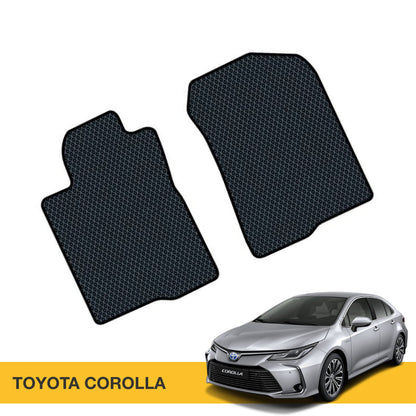 Czarne maty samochodowe z teksturą, dopasowane do modelu Toyota Corolla.
